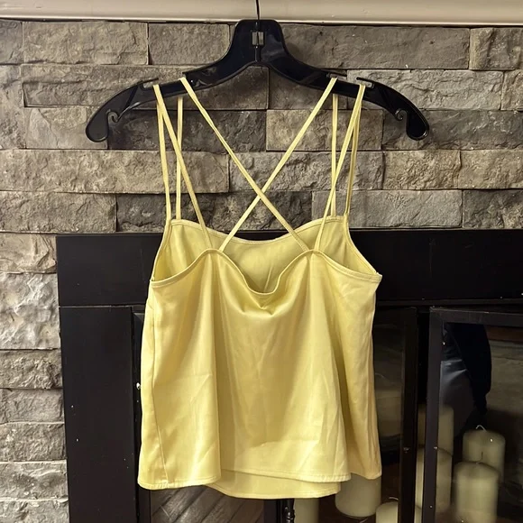 H&M | cami top. - Picture 2 of 5